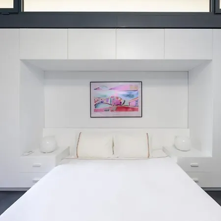 Bright Modern Design New Duplex Loft Patio! #145 *