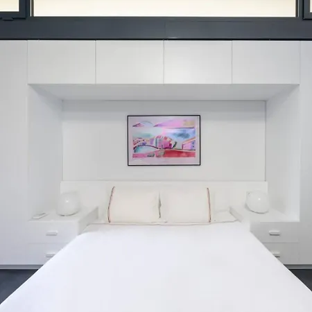 Hotell Bright Modern Design New Duplex Loft Patio! #145 *